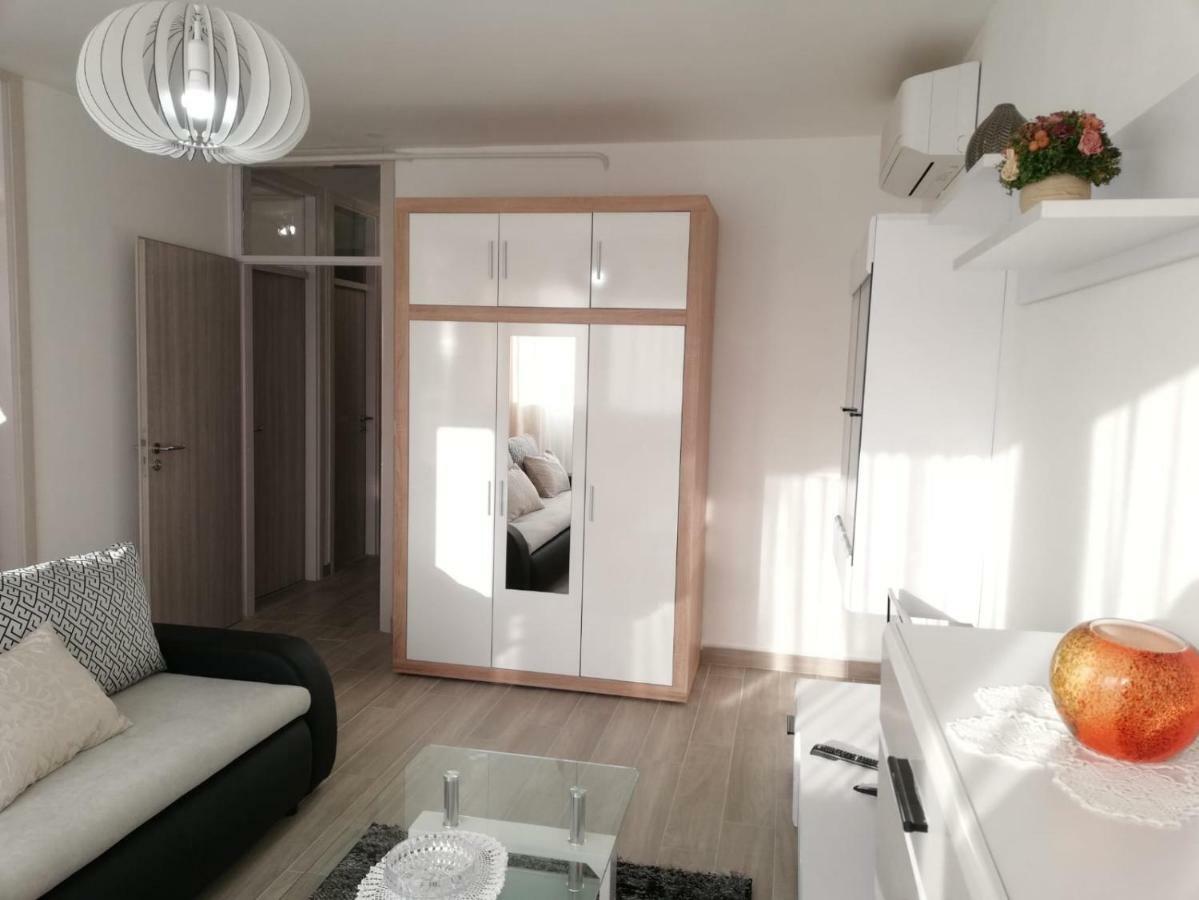 Apartment White Пула Екстер'єр фото